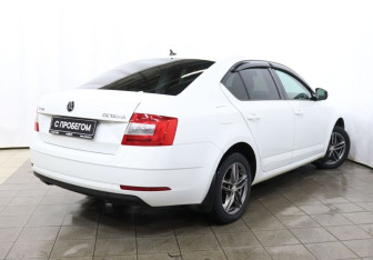 Подержанный автомобиль Skoda Octavia Liftback 2019 года (4 фото)