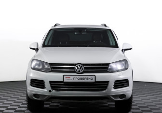 Подержанный автомобиль Volkswagen Touareg 2012 года (2 фото)