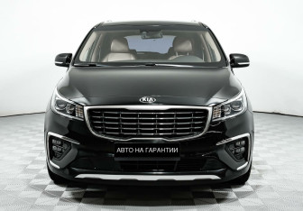 Подержанный автомобиль Kia Carnival 2019 года (2 фото)