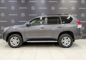 Подержанный автомобиль Toyota Land Cruiser Prado 2011 года (8 фото)