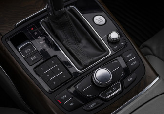 Подержанный автомобиль Audi A7 2010 года (14 фото)