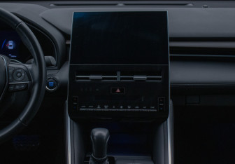 Подержанный автомобиль Toyota Avalon 2023 года (14 фото)