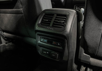 Подержанный автомобиль Volkswagen Tiguan 2018 года (16 фото)