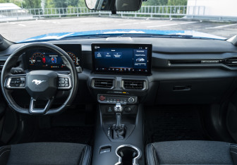 Подержанный автомобиль Ford Mustang Coupe 2023 года (17 фото)