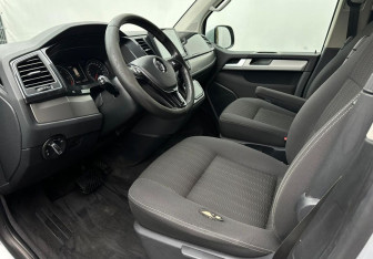 Подержанный автомобиль Volkswagen Multivan 2017 года (9 фото)
