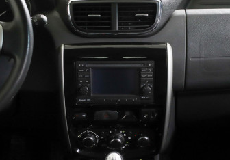 Подержанный автомобиль Nissan Terrano 2015 года (8 фото)