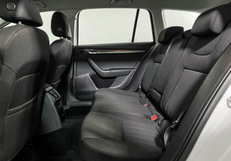 Подержанный автомобиль Skoda Octavia Wagon 2018 года (10 фото)