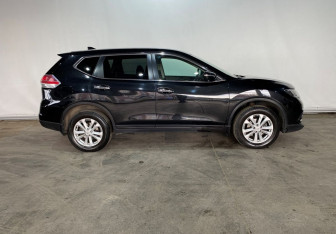 Подержанный автомобиль Nissan X-Trail 2017 года (8 фото)
