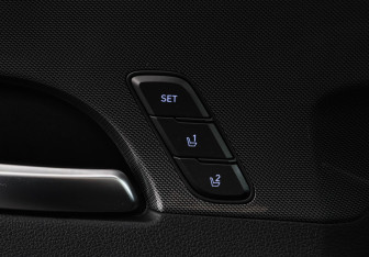 Подержанный автомобиль Hyundai Santa Fe 2022 года (18 фото)