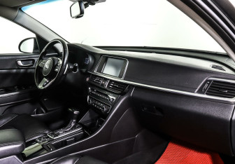Подержанный автомобиль Kia Optima Sedan 2019 года (8 фото)