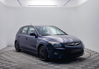 Подержанный автомобиль Hyundai i30 Hatchback 2010 года (3 фото)