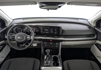 Подержанный автомобиль Kia Carnival 2021 года (14 фото)