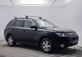 Подержанный автомобиль Mitsubishi Outlander 2013 года (7 фото)
