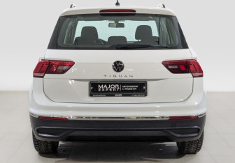 Подержанный автомобиль Volkswagen Tiguan 2021 года (6 фото)