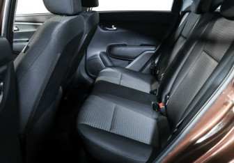 Подержанный автомобиль Kia Rio Sedan 2021 года (17 фото)