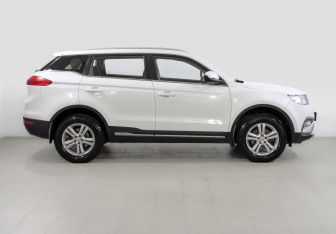 Подержанный автомобиль Geely Atlas 2018 года (4 фото)