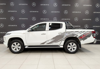 Подержанный автомобиль Mitsubishi L200 2022 года (8 фото)