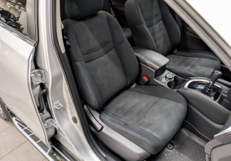 Подержанный автомобиль Nissan X-Trail 2017 года (24 фото)