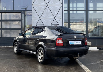 Подержанный автомобиль Skoda Octavia Liftback 2008 года (7 фото)