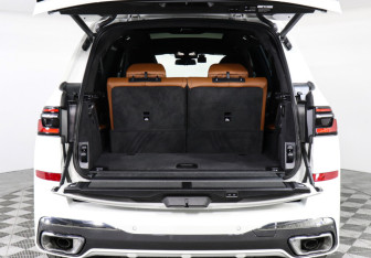 Новый BMW X7 2025 (9 фото)