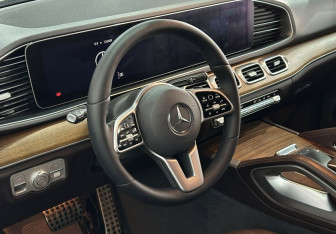 Подержанный автомобиль Mercedes-Benz GLE 2020 года (22 фото)