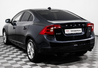 Подержанный автомобиль Volvo S60 2015 года (7 фото)