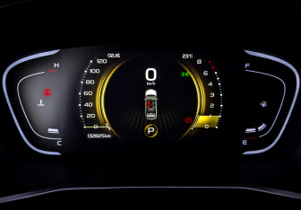 Подержанный автомобиль Geely Coolray 2022 года (13 фото)