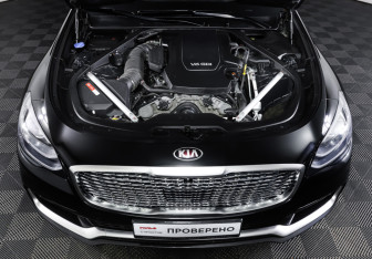 Подержанный автомобиль Kia K900 2019 года (9 фото)