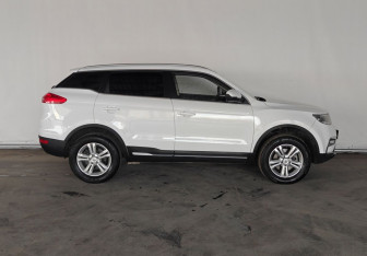 Подержанный автомобиль Geely Atlas 2018 года (8 фото)