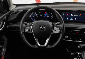 Подержанный автомобиль Changan Eado Plus 2023 года (11 фото)