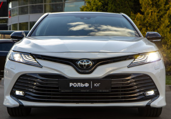Подержанный автомобиль Toyota Camry Sedan 2018 года (27 фото)