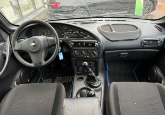 Подержанный автомобиль Chevrolet Niva 2015 года (9 фото)