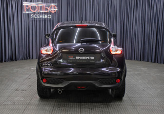 Подержанный автомобиль Nissan Juke 2014 года (6 фото)
