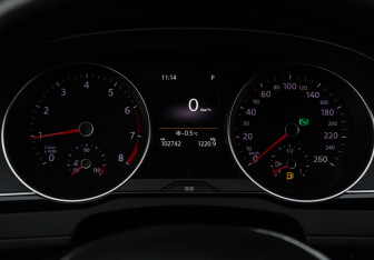 Подержанный автомобиль Volkswagen Passat Sedan 2016 года (23 фото)