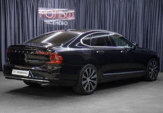 Подержанный автомобиль Volvo S90 2021 года (5 фото)