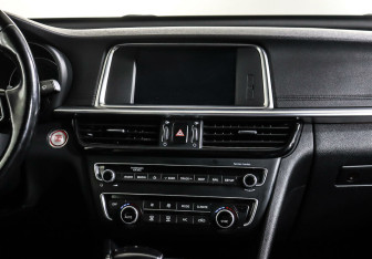 Подержанный автомобиль Kia Optima Sedan 2019 года (12 фото)