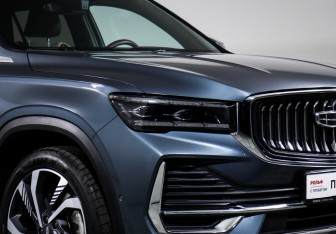 Подержанный автомобиль Geely Monjaro 2022 года (17 фото)