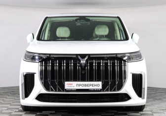 Подержанный автомобиль Voyah Dream 2023 года (2 фото)