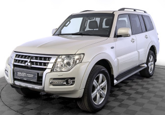 Подержанный автомобиль Mitsubishi Pajero 2018 года (8 фото)