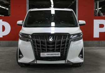 Подержанный автомобиль Toyota Alphard 2019 года (2 фото)