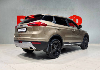 Подержанный автомобиль Geely Atlas 2021 года (4 фото)