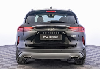 Подержанный автомобиль Infiniti QX50 2021 года (6 фото)