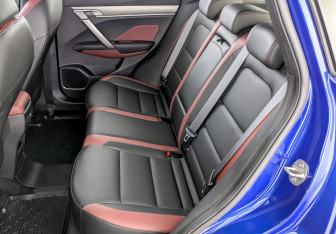 Подержанный автомобиль Geely Coolray 2021 года (12 фото)