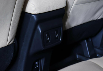 Подержанный автомобиль Mitsubishi Eclipse Cross 2019 года (18 фото)