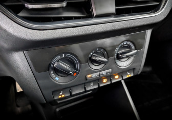 Подержанный автомобиль Skoda Rapid Liftback 2021 года (26 фото)