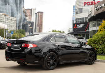 Подержанный автомобиль Honda Accord Sedan 2008 года (4 фото)