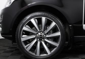 Подержанный автомобиль Land Rover Range Rover 2014 года (32 фото)
