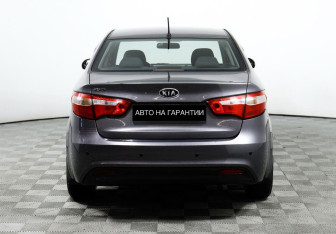 Подержанный автомобиль Kia Rio Sedan 2012 года (6 фото)