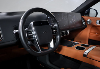 Подержанный автомобиль LiXiang L9 2023 года (14 фото)