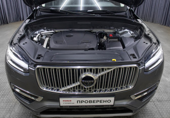 Подержанный автомобиль Volvo XC90 2019 года (9 фото)